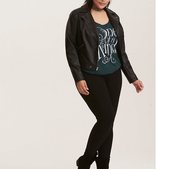 One Of A Kind Slub Scoop Tee - Picture 3 of 5